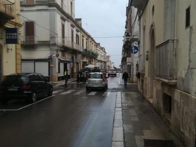 Locale Commerciale in vendita a Puglia, Taranto