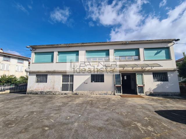 Locale Commerciale in vendita a Massarosa, Toscana
