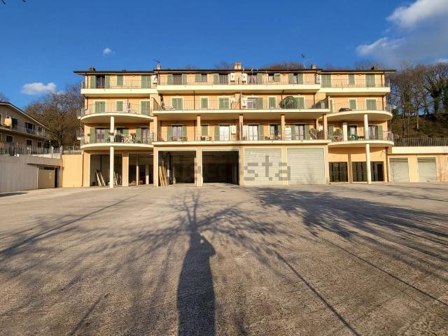 Locale Commerciale in vendita a Villaggio Rinascita, Roma Capitale