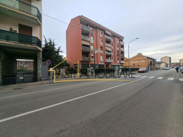 Locale Commerciale in vendita a Piemonte, Asti