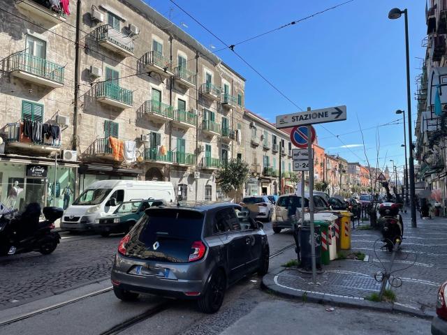 Locale Commerciale in vendita a Municipalità 6, San Giovanni A Teduccio