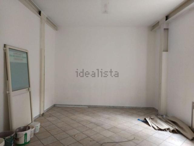 Locale Commerciale in vendita a Alvignano, Campania