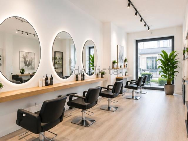 Locale Commerciale in vendita a Est, Brenzone
