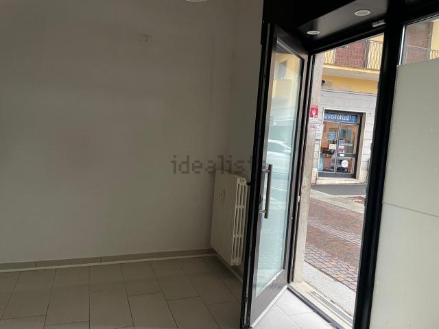 Locale Commerciale in vendita a Mortara, Lombardia