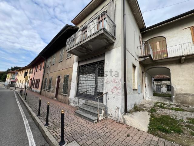 Locale Commerciale in vendita a Meda, Monza e della Brianza