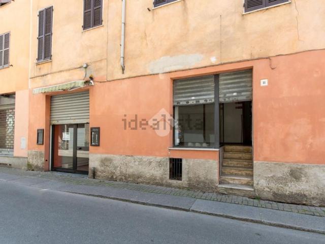 Locale Commerciale in vendita a Oltreponte, Casale Monferrato