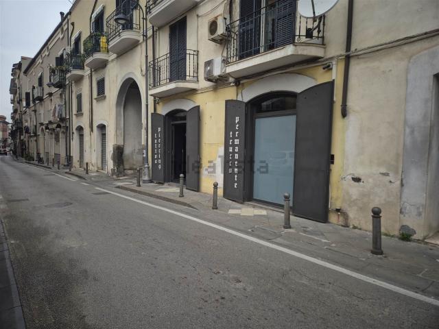 Locale Commerciale in vendita a Cicalesi, Nocera Inferiore