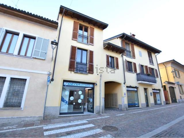 Locale Commerciale in vendita a San Colombano Al Lambro, Lombardia