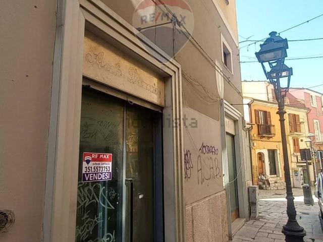 Locale Commerciale in vendita a Campobasso, Molise