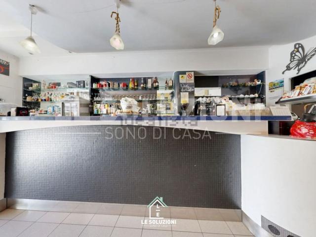 Locale Commerciale in vendita a Puglia, Bari