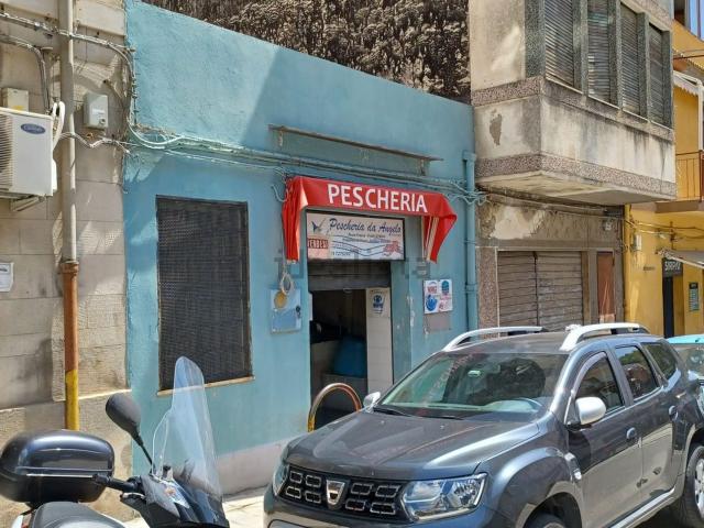 Locale Commerciale in vendita a V Circoscrizione, Messina