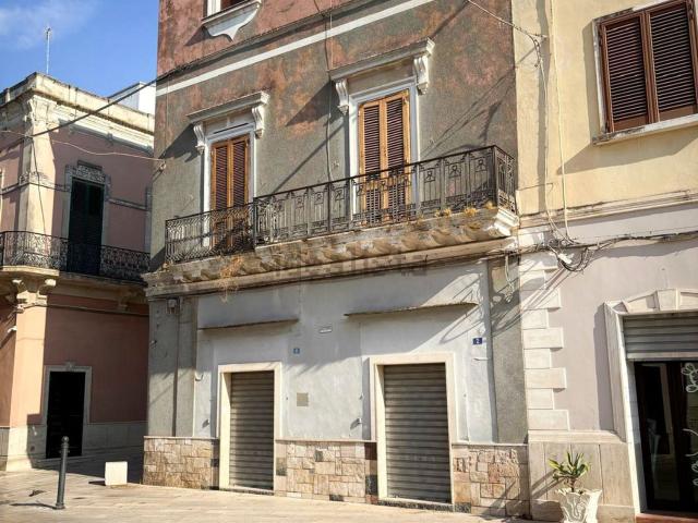 Locale Commerciale in vendita a Puglia, Brindisi