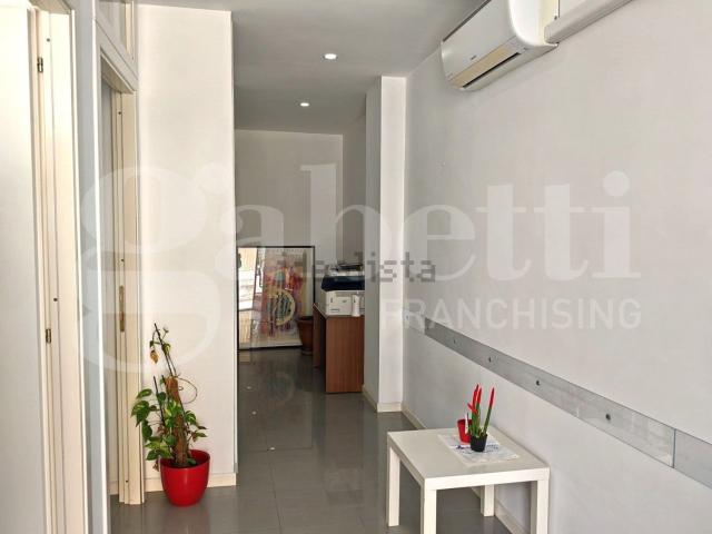 Locale Commerciale in vendita a Venafro, Molise