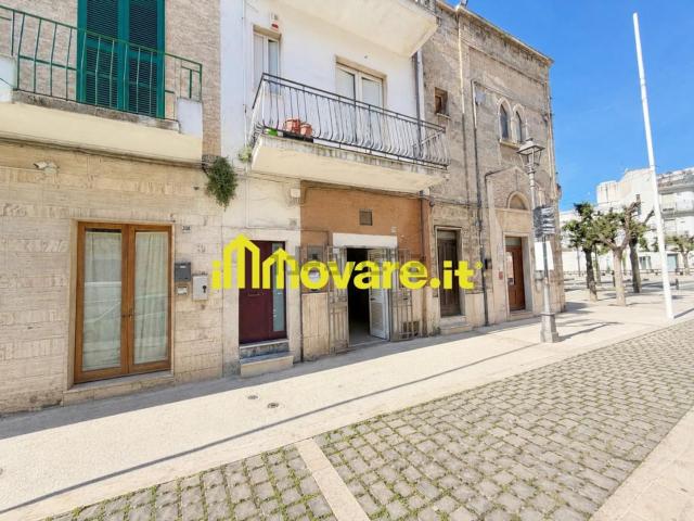 Locale Commerciale in vendita a Puglia, Bari