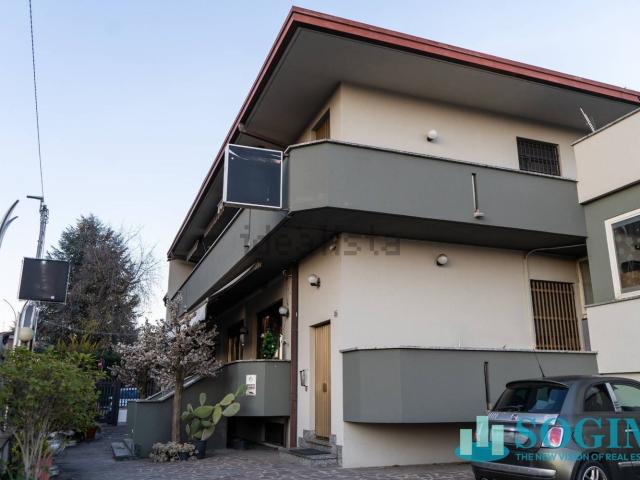 Locale Commerciale in vendita a Asnago di Cermenate, Cermenate