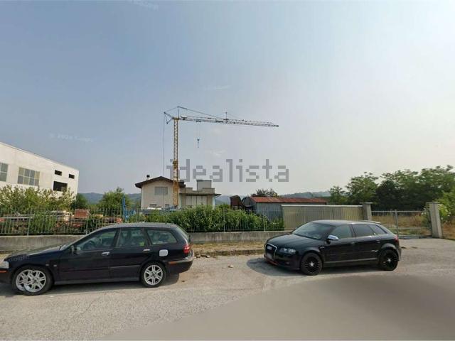 Locale Commerciale in vendita a Piemonte, Cuneo