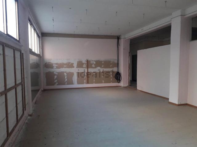 Locale Commerciale in vendita a Frezzotti, Latina