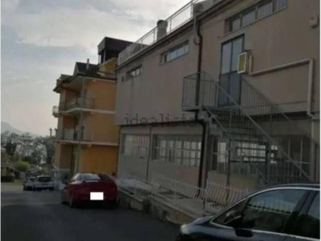 Locale Commerciale in vendita a Marche, Ascoli Piceno