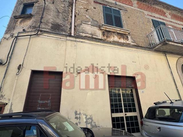 Locale Commerciale in vendita a Avella, Avellino