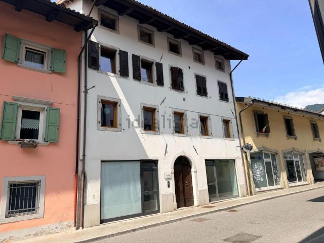 Locale Commerciale in vendita a Casanova, Tolmezzo