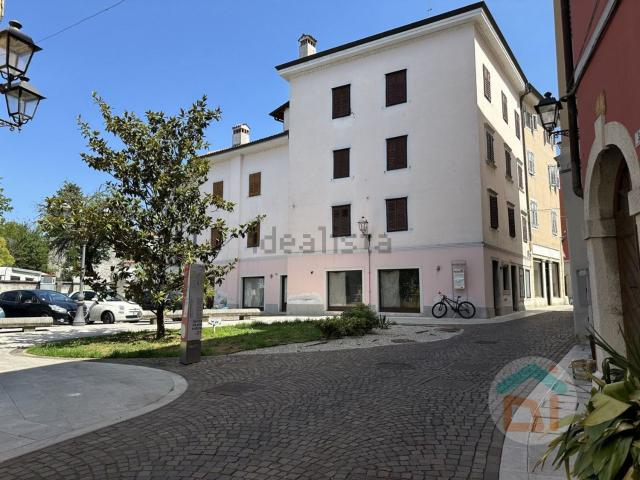 Locale Commerciale in vendita a San Rocco / Podturn, Gorizia