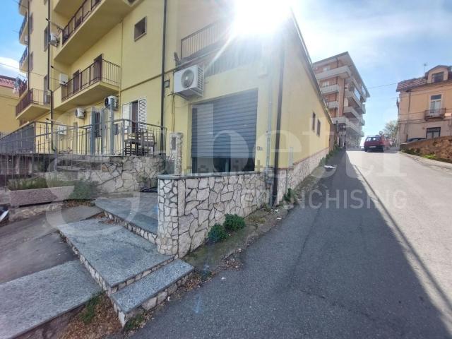 Locale Commerciale in vendita a Pontegrande, Calabria