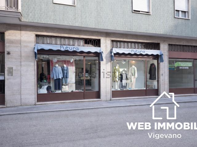 Locale Commerciale in vendita a Vigevano, Lombardia