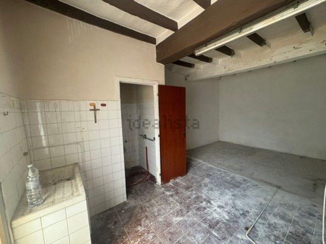 Locale Commerciale in vendita a Unione dei comuni del Distretto Ceramico, Sassuolo