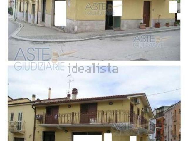 Locale Commerciale in vendita a Sulmona, Abruzzo