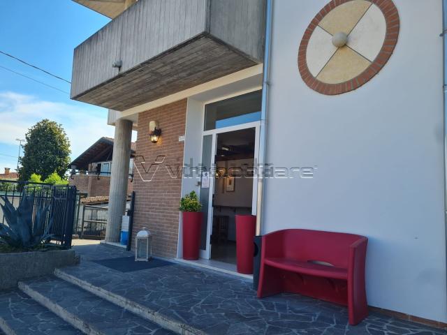 Locale Commerciale in vendita a Albettone, Veneto
