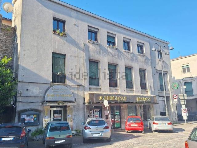 Locale Commerciale in vendita a Regina Pacis, Rieti