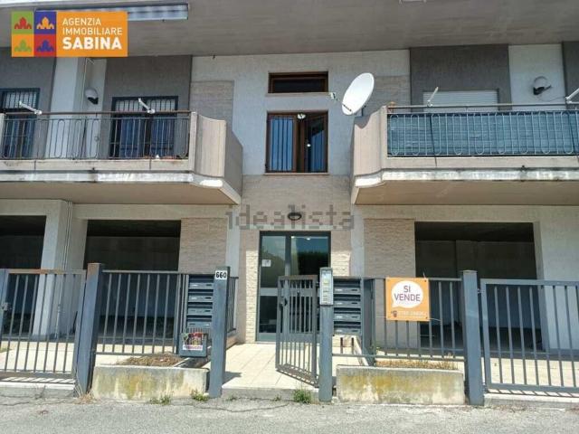 Locale Commerciale in vendita a Campoloniano, Rieti