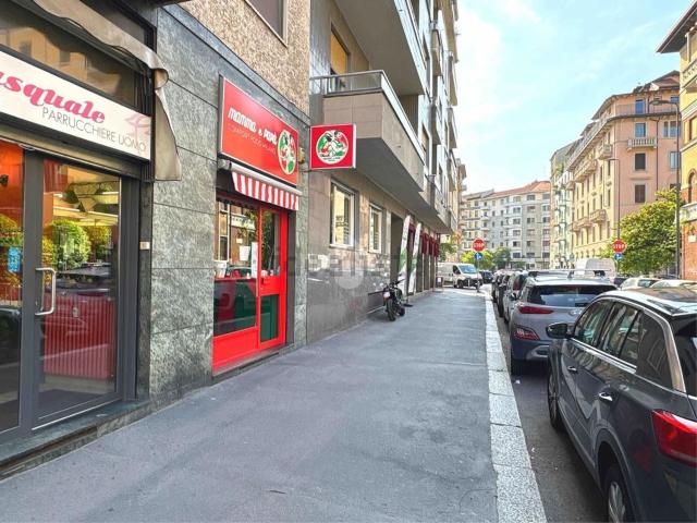 Locale Commerciale in vendita a Municipio 8 di Milano, Milano