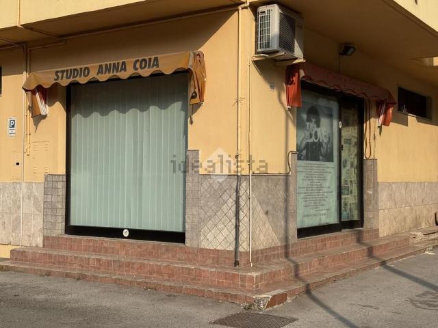 Locale Commerciale in vendita a Venafro, Molise