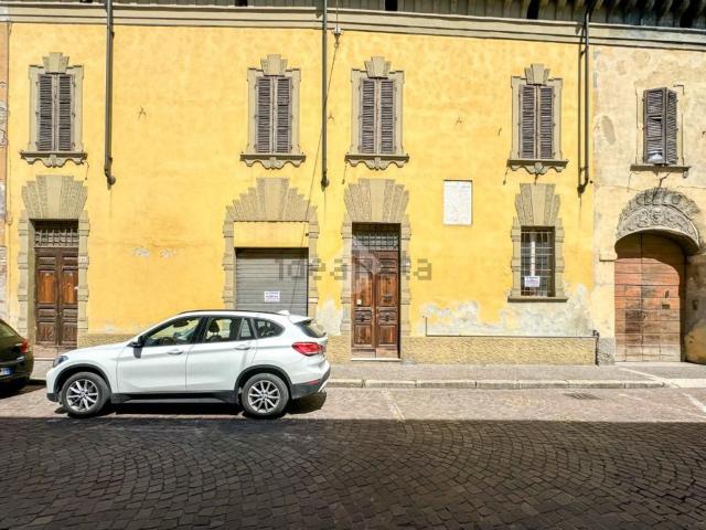 Locale Commerciale in vendita a Casalmaggiore, Lombardia