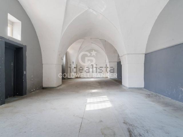 Locale Commerciale in vendita a Puglia, Lecce