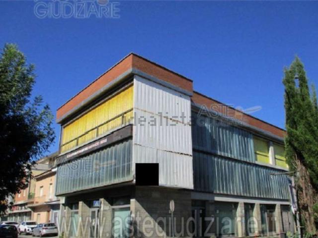 Locale Commerciale in vendita a Quarrata, Toscana