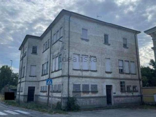 Locale Commerciale in vendita a Ravenna, Reggio Emilia
