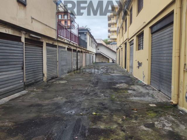 Locale Commerciale in vendita a Loreto, Acireale