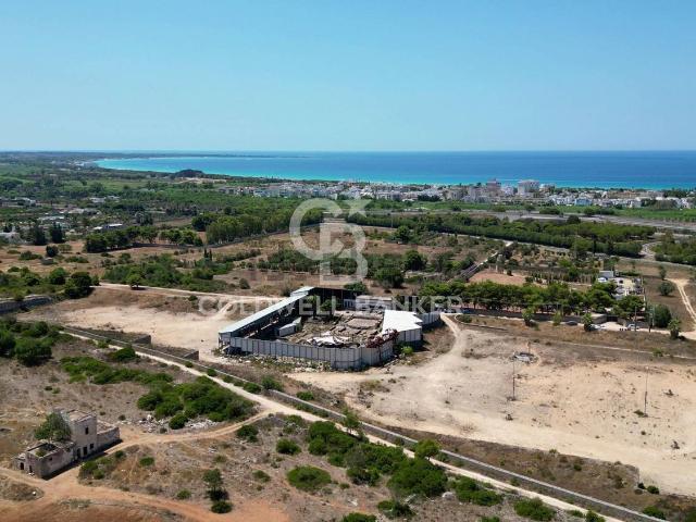 Locale Commerciale in vendita a Puglia, Lecce