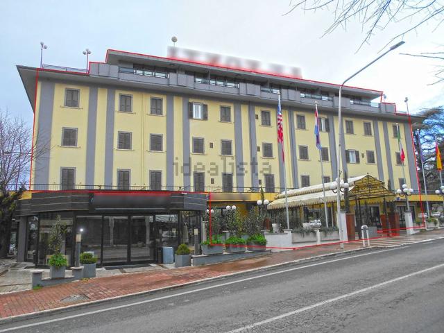 Locale Commerciale in vendita a Chianciano Terme, Toscana