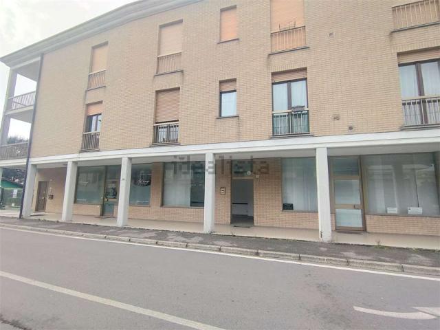 Locale Commerciale in vendita a San Martino, Mozzate