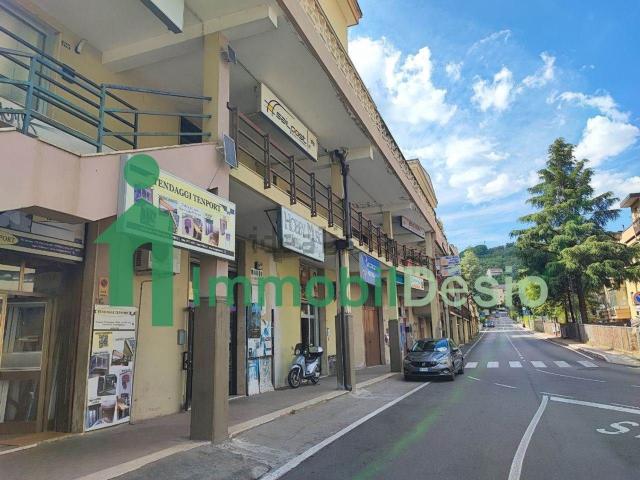 Locale Commerciale in vendita a Macchia romana, Potenza