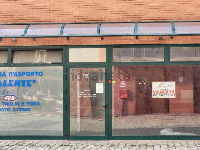 Locale Commerciale in vendita a Lunetta, San Giorgio Di Mantova