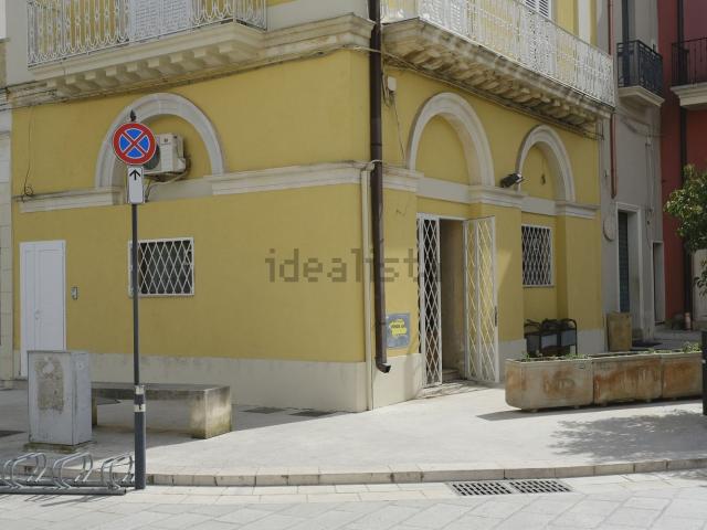 Locale Commerciale in vendita a Puglia, Lecce