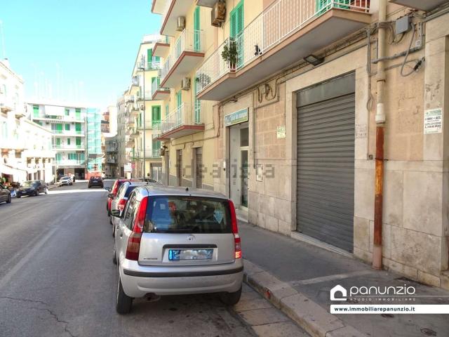 Locale Commerciale in vendita a Molfetta, Bari