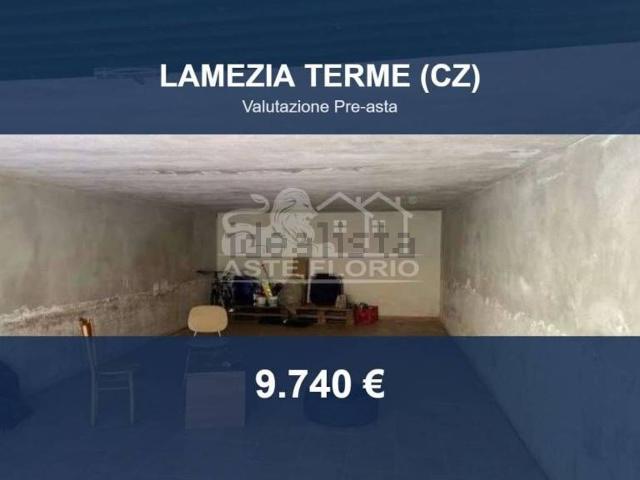 Locale Commerciale in vendita a Calabria, Catanzaro