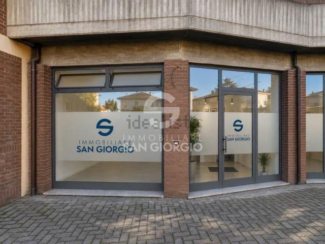 Locale Commerciale in vendita a San Nicolò a Trebbia, Rottofreno