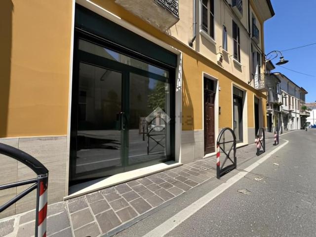 Locale Commerciale in vendita a Piemonte, Alessandria