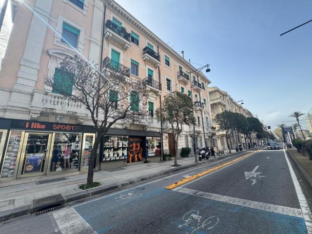 Locale Commerciale in vendita a IV Circoscrizione, Messina
